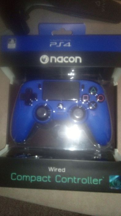 Номер 1 пс4 контролер Nacon Revolution Pro PS4 версия 1 и 2, compact