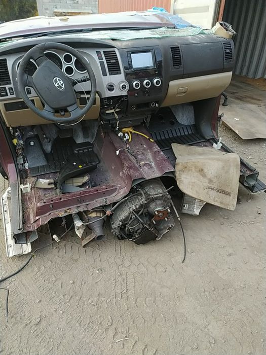 Авкат toyota sequoia