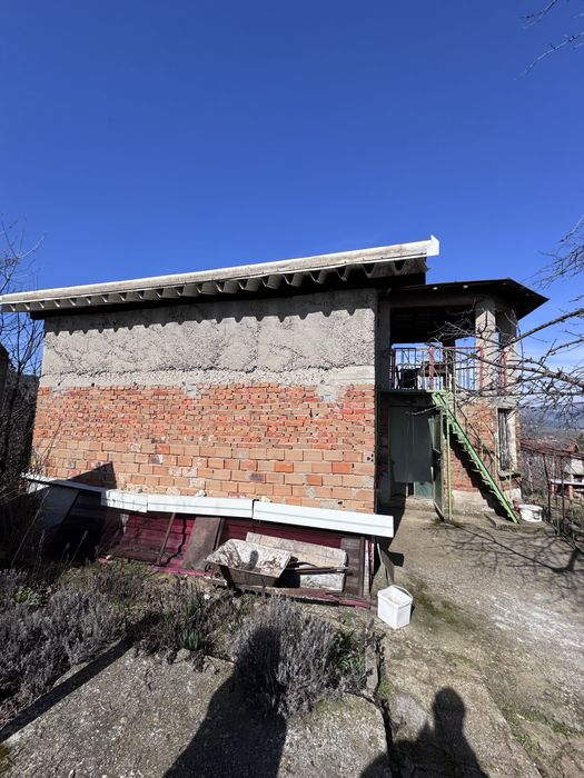 Продава се вила, част от масивна сграда близнак-Прилепци, Кърджали