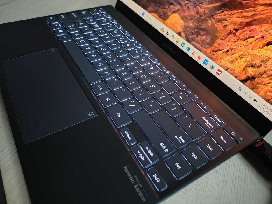 Asus ZenBook 14 Ryzen 7 5800H, 16GB RAM, 1TB SSD, 14" 2.5K, AMD Radeon