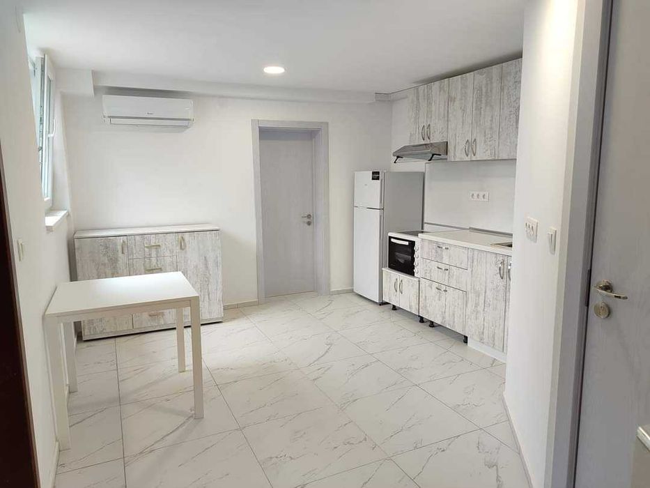 Дава се под наем Тристаен апартамент в София, Малинова долина - 90 кв.м за 750 € - Снимка #2