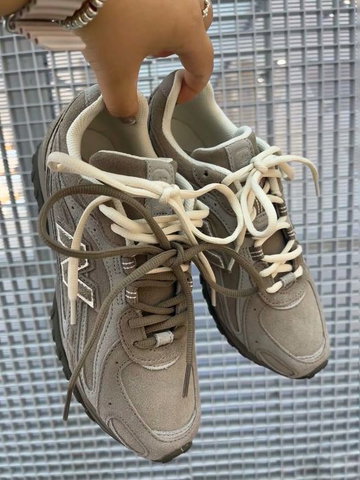New Balance 204L Mushroom