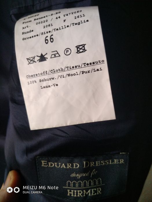 Пиджак большого размера.