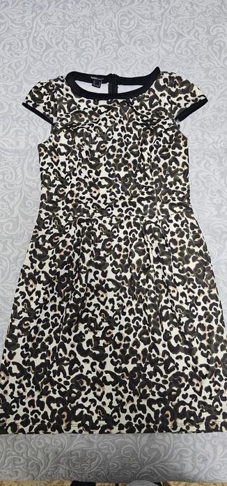 Платья в отличном состояний