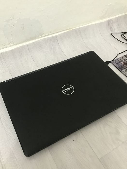 dell latitude 5590 ноутбук