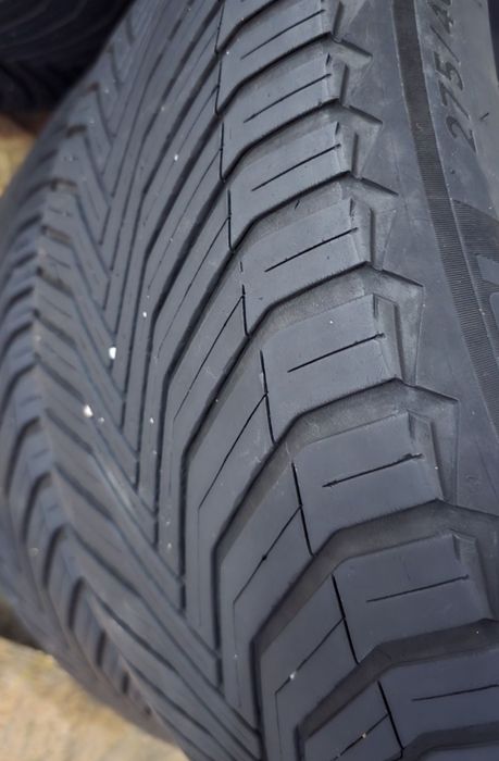 Vând 2 anvelope allSeason 245/45 R20 Michelin Crossclimate  2