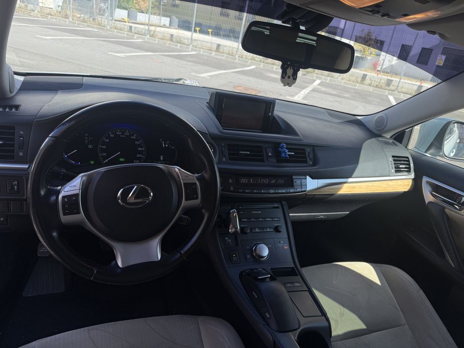 Lexus CT 200h Hybrid 1.8 Automată - 188 000km - Istoric verificabil