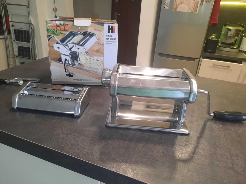 Машинка за домашна паста