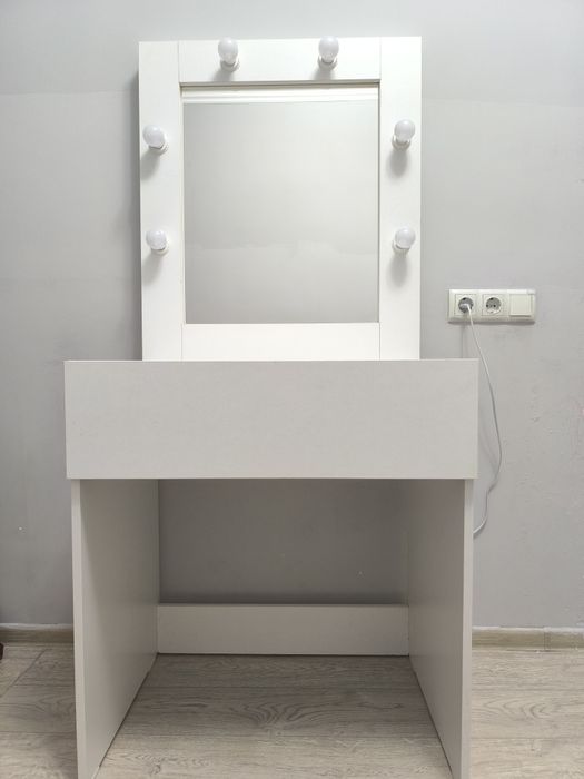 Визажный столик  40000 тг