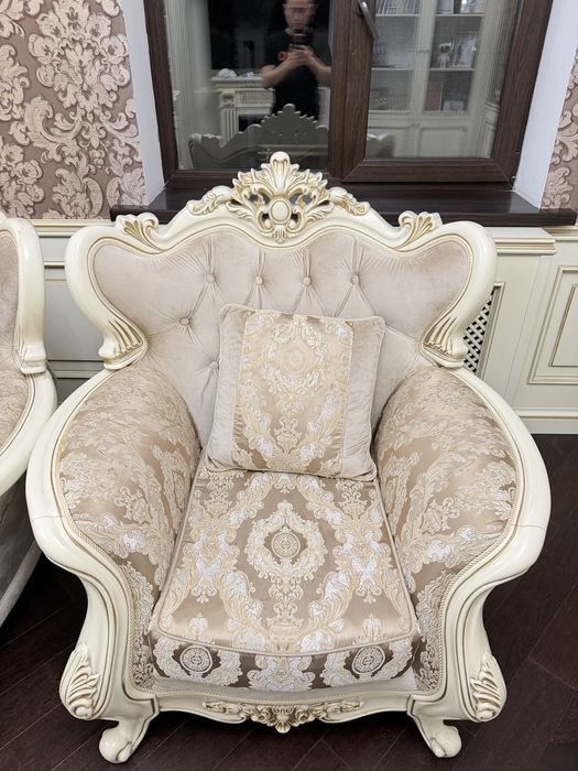 Продаю  диван…..