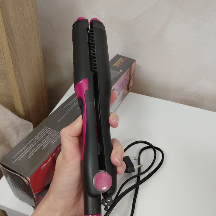 Преса за коса със зъбци