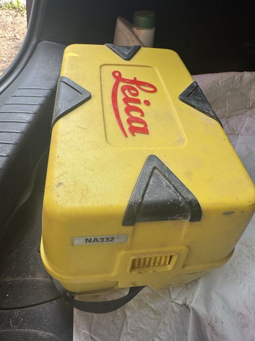 Leica NA332 нивелир
