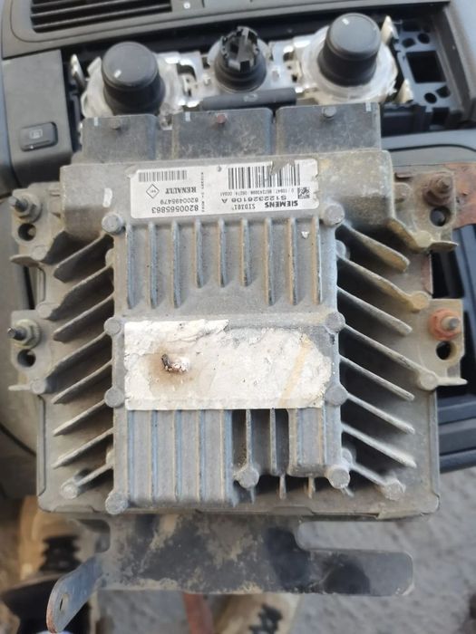 ECU Calculator motor Renault Megane 1.5 dci 8200565863 S122326108A SID301