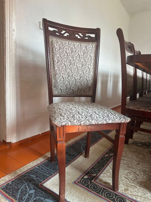 Продам стол и стулья