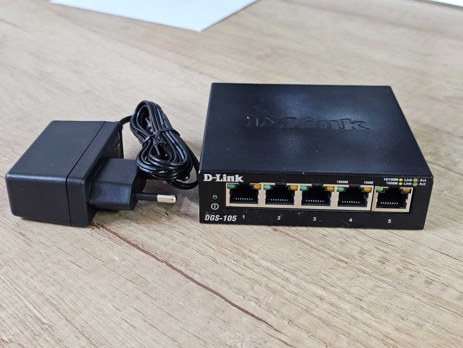 Switch D-Link DGS-105, 5 porturi 10/100/1000