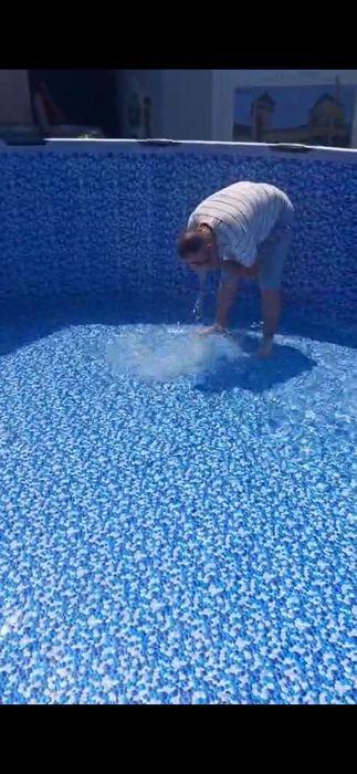 Vând piscina rotunda