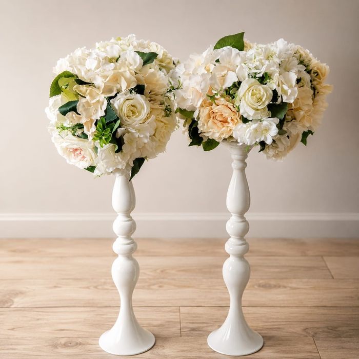 Inchiriez decor evenimente, panou floral, masa + oglinda mireasa , bancuta, photo corner.