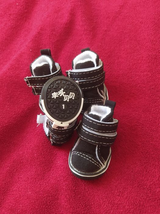 Продам ботиночки для собаки