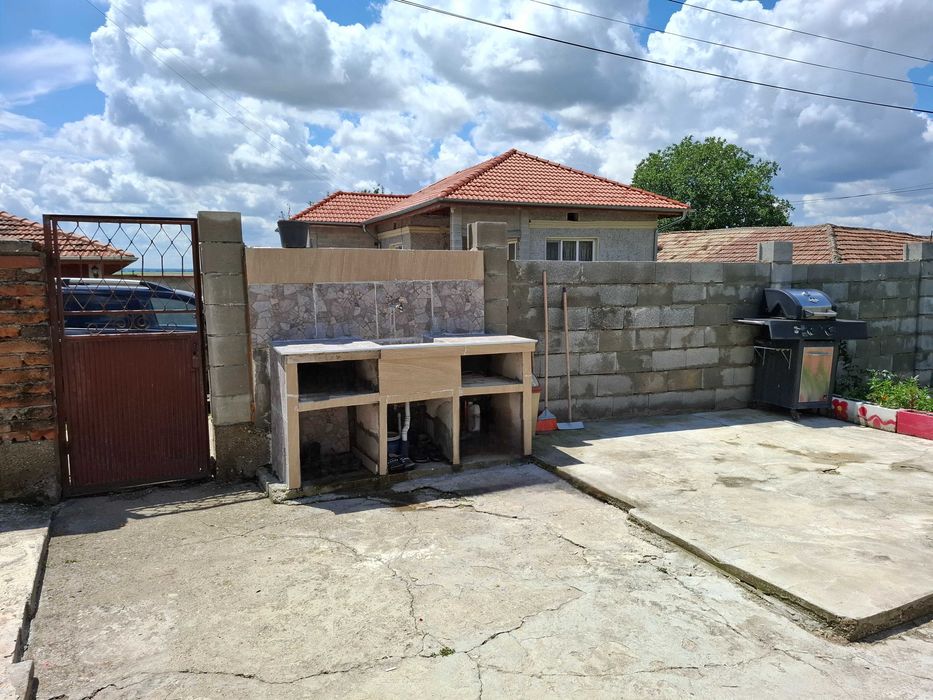 Продавам Къща в с.Острово