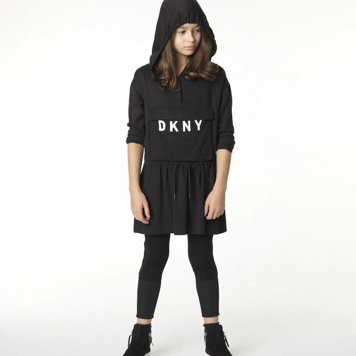 Rochie neagră cu glugă DKNY