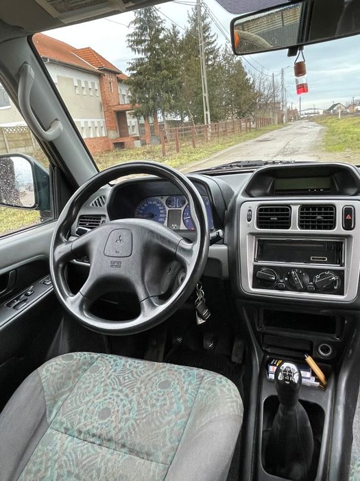 Mitsubishi pajero pinin