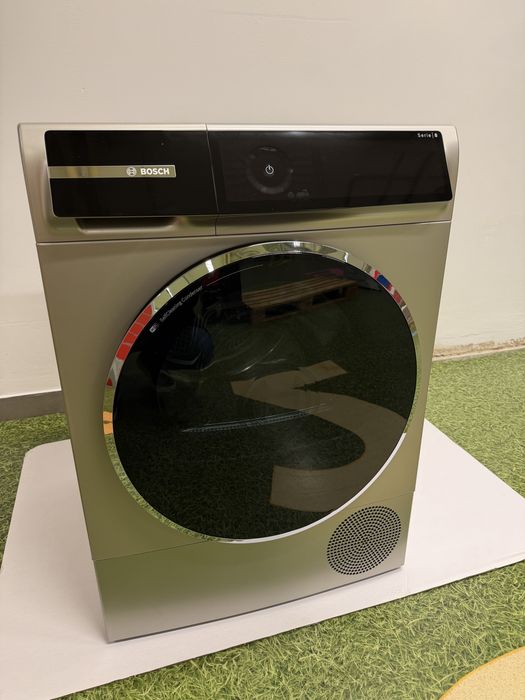 Сушилня BOSCH 9.0 kg кондезационна с термопомпа