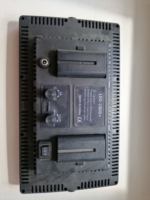 Продаю постоянный видео свет Led U800+