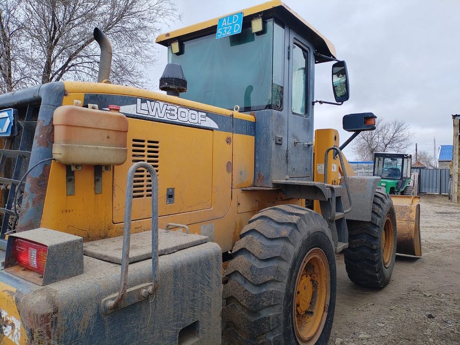 Фронтальный погрузчик