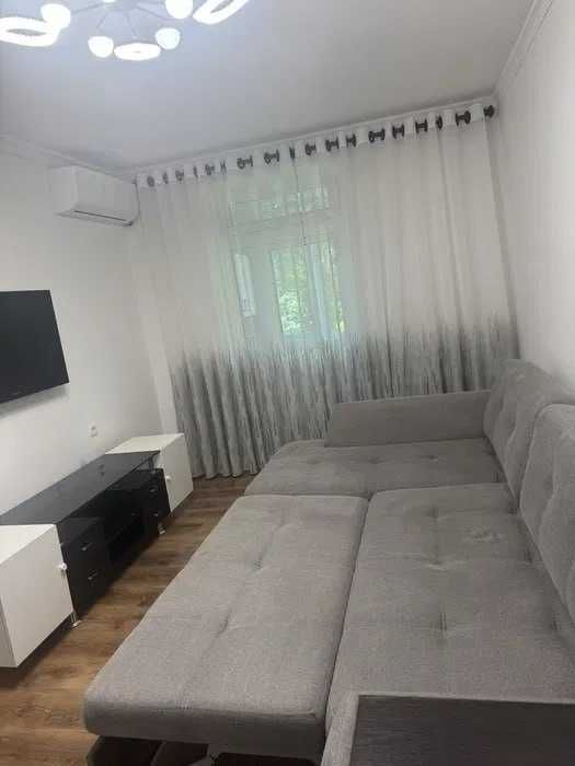 1/3/5 аренда квартира Новомосковская/Старт стадион. Квартира аренда.