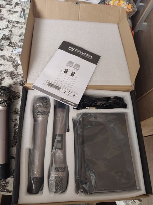 Microfoane wireless pentru repetiții cu ecou și EQ.