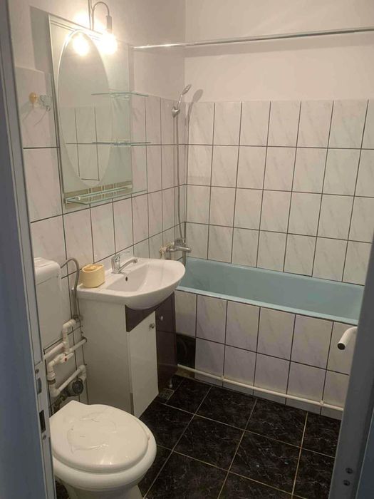 Închiriez apartament 2 camere – Fetești, zonă centrală