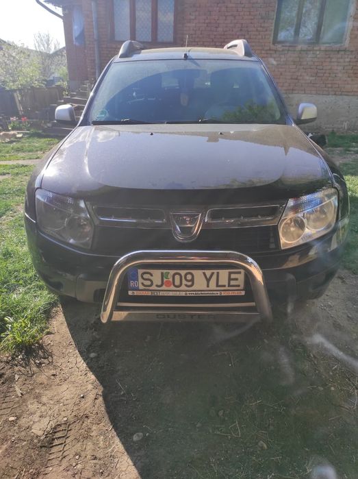 Vând Dacia Duster