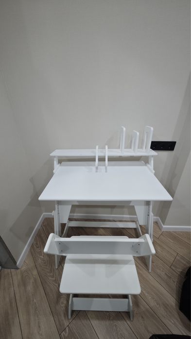 Продам детский стол и стул