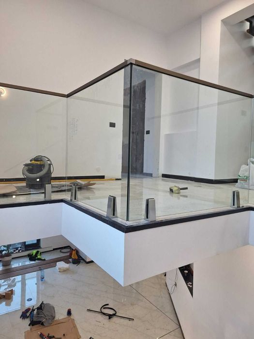 Balustrada de sticla