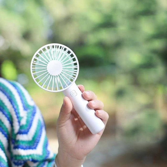 Ventilator portabil de mana cu acumulator foarte puternic