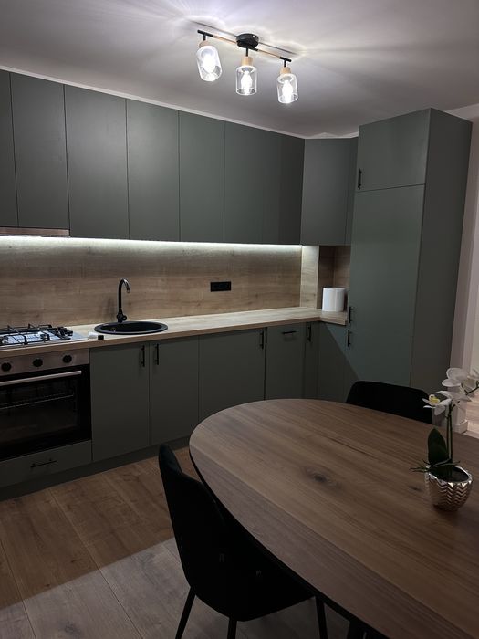 Inchiriez apartament
