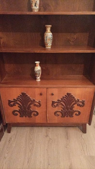 Vând mobila de bibliotecă