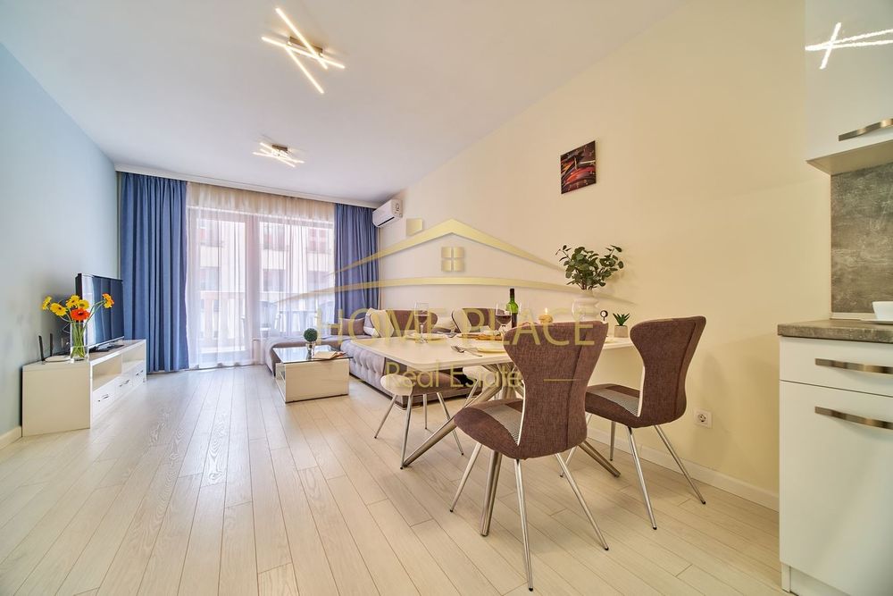 Дава се под наем Двустаен апартамент в Варна, Център - 65 кв.м за 918 € - Снимка #2