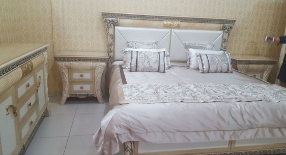 Спальный гарнитур