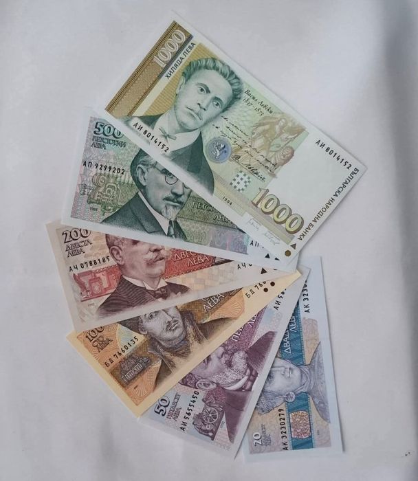 Лот от Непрегъвани Банкноти Оригинал (UNC)