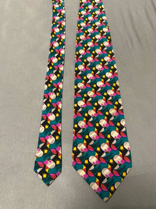 Колекция от 100 маркови вратовръзкиGucci,Dior,Kenzo,Yves Saint Laurent