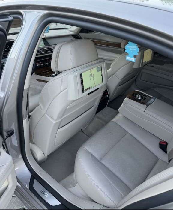 BMW 740XDrive/Full/5 Butoane/SoftClose/HK/Camere 360/Ventilatie-Masaj/Stare excelenta!