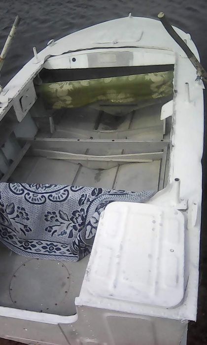 Продам лодку длина 5 м , ширина 1,8