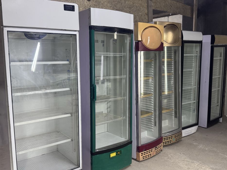 Холодилньик витринный