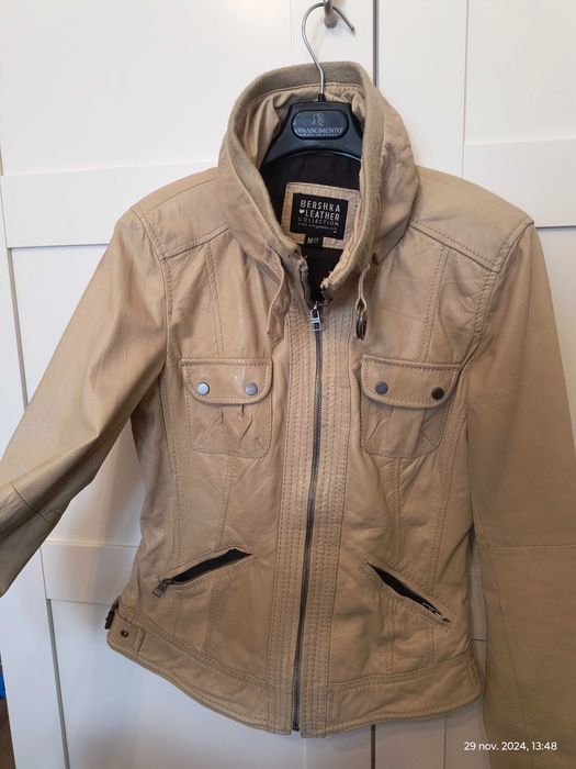 Geaca de piele crem Bershka