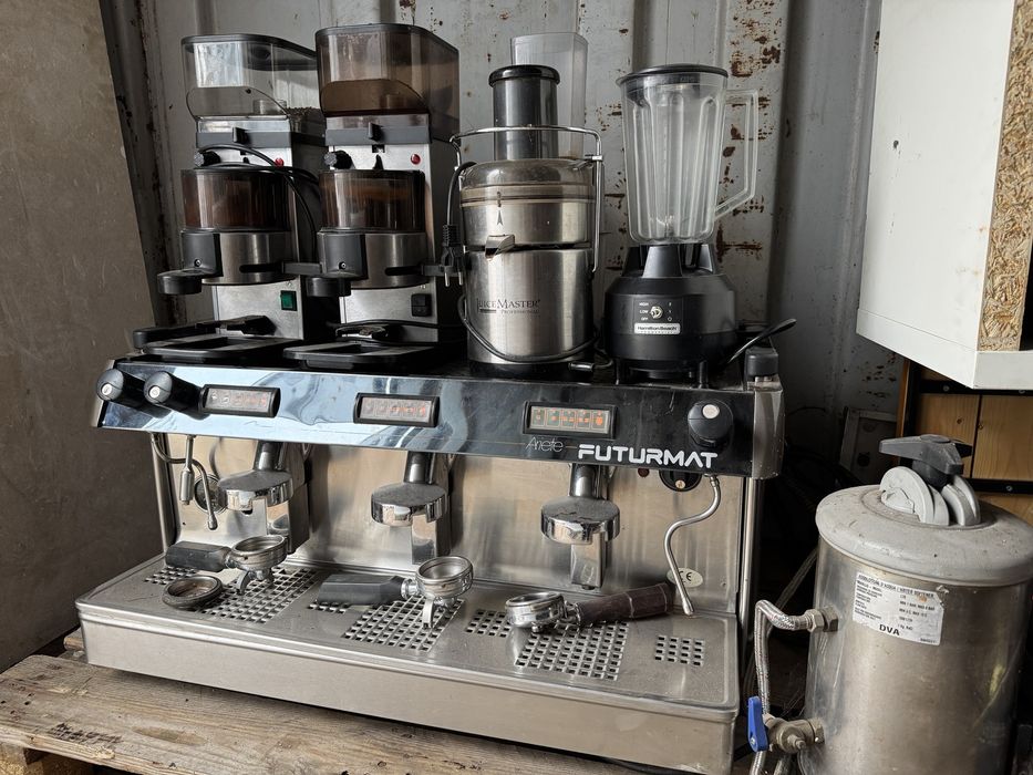 Кафемашина и кафемелечки