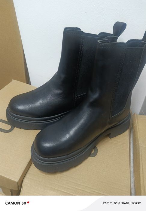 Женская обувь разная