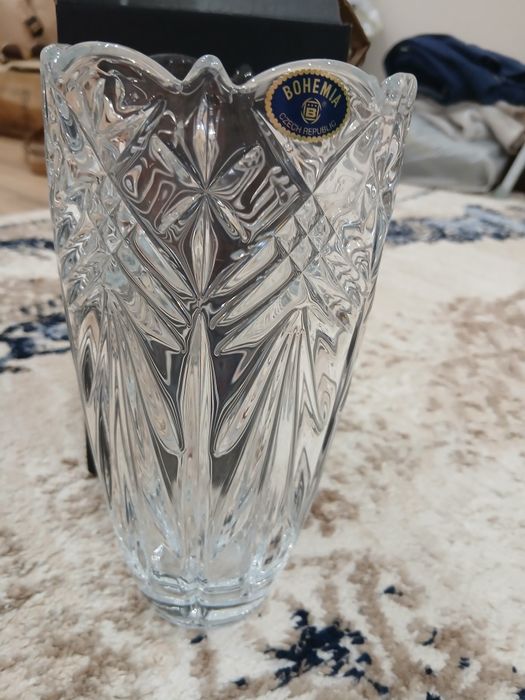 Продам ваза Прага новая