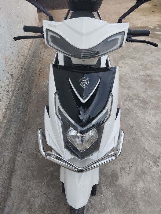 Elektron sukuter Cavolo