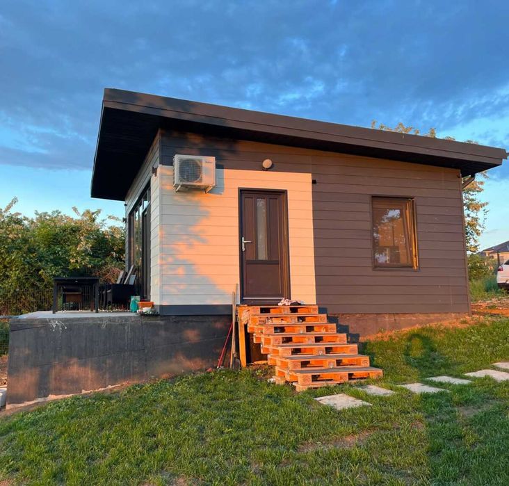 Casa Modulara, Garaje Auto, Containere din panou sandwich termoizolant